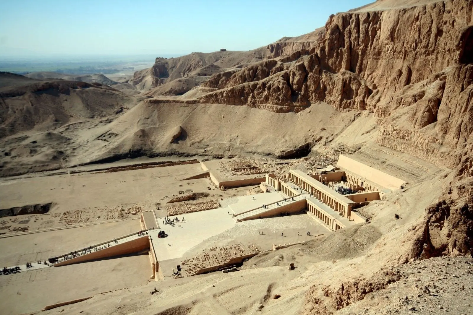 Day Tour to Luxor from Aswan: Karnak, Valley of the Kings & Hatshepsut Temple